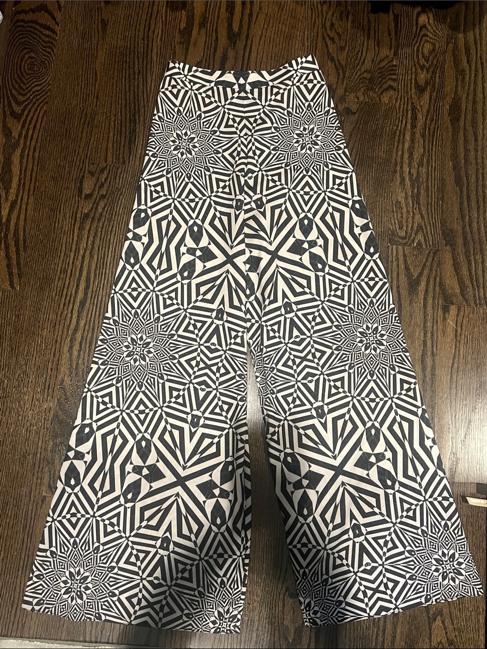 Alice + Olivia Athena Geometric wide leg pant size 0